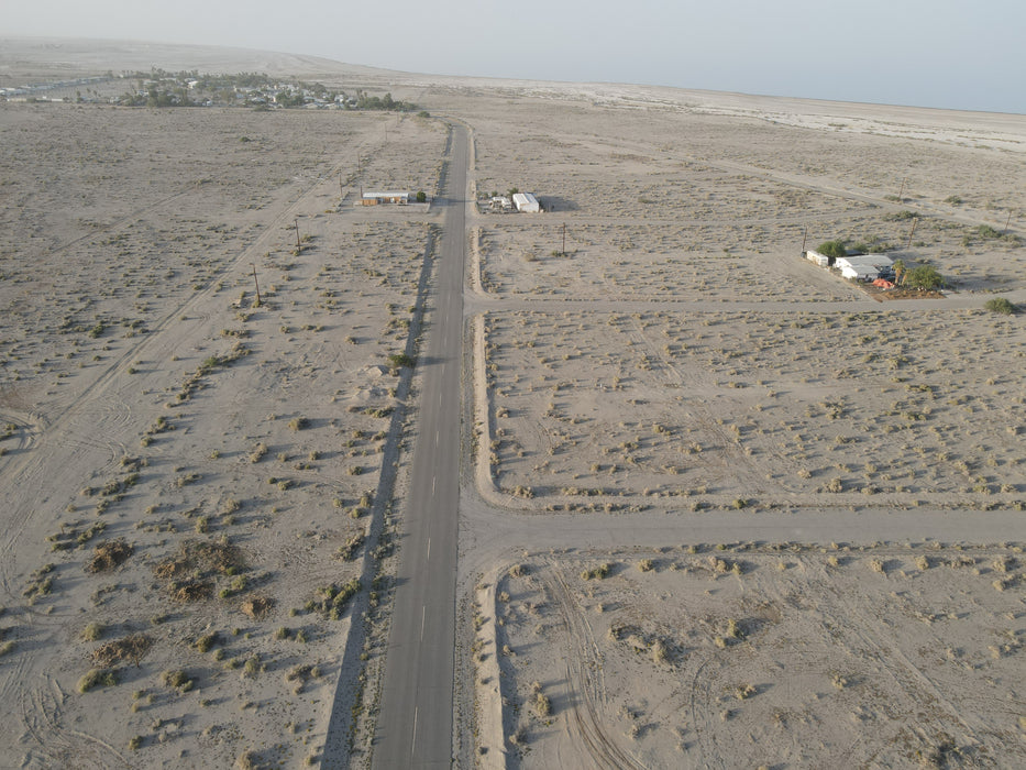 0.23 Acre Salton City, Imperial County, CA (Water & Paved Road)