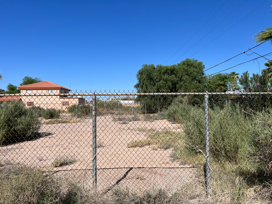 0.13 Acre Bullhead City, Mohave County, AZ (Power, Water, & Paved Road)