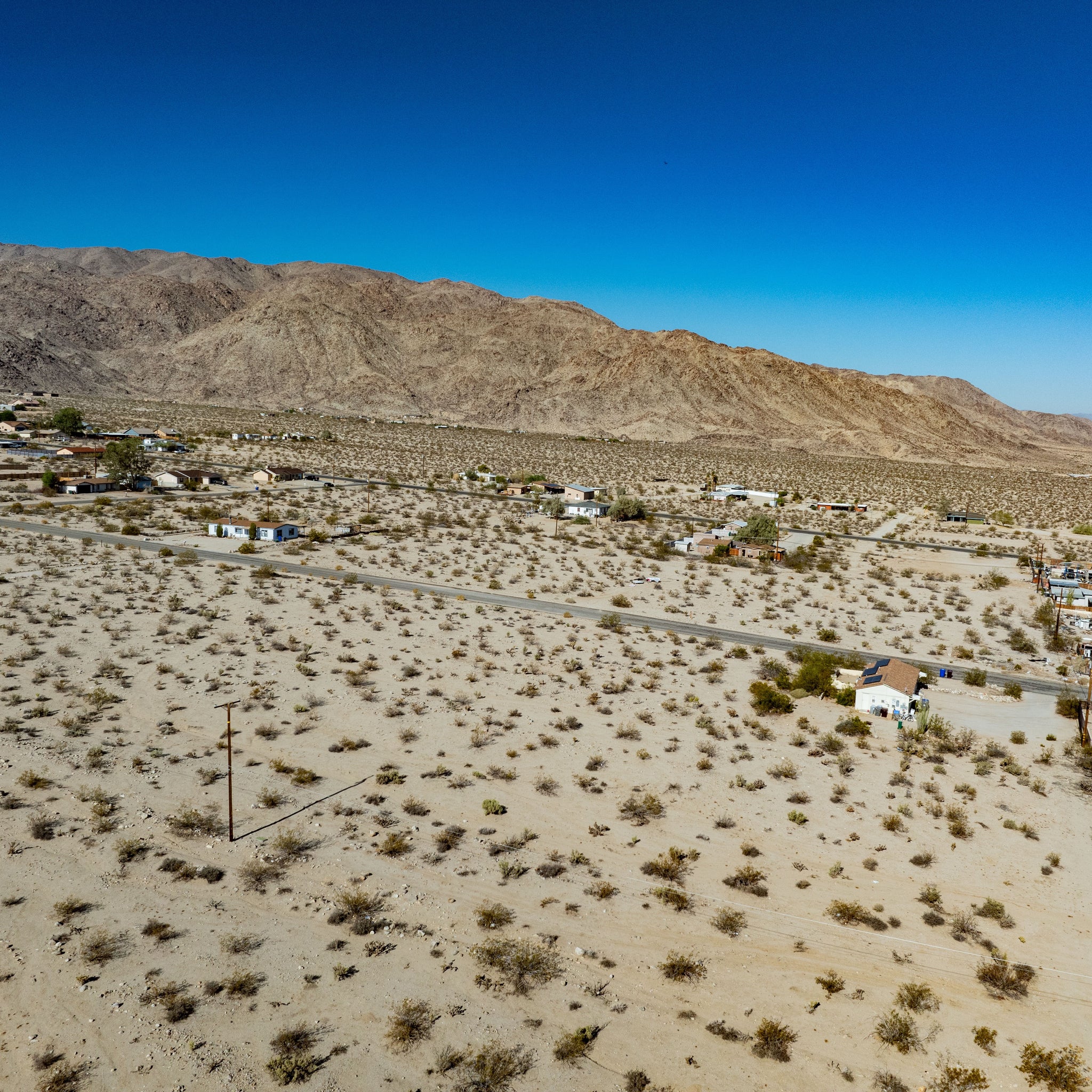 0.69 Acre Twentynine Palms, San Bernardino County, CA (Power, Water, & Paved Road)