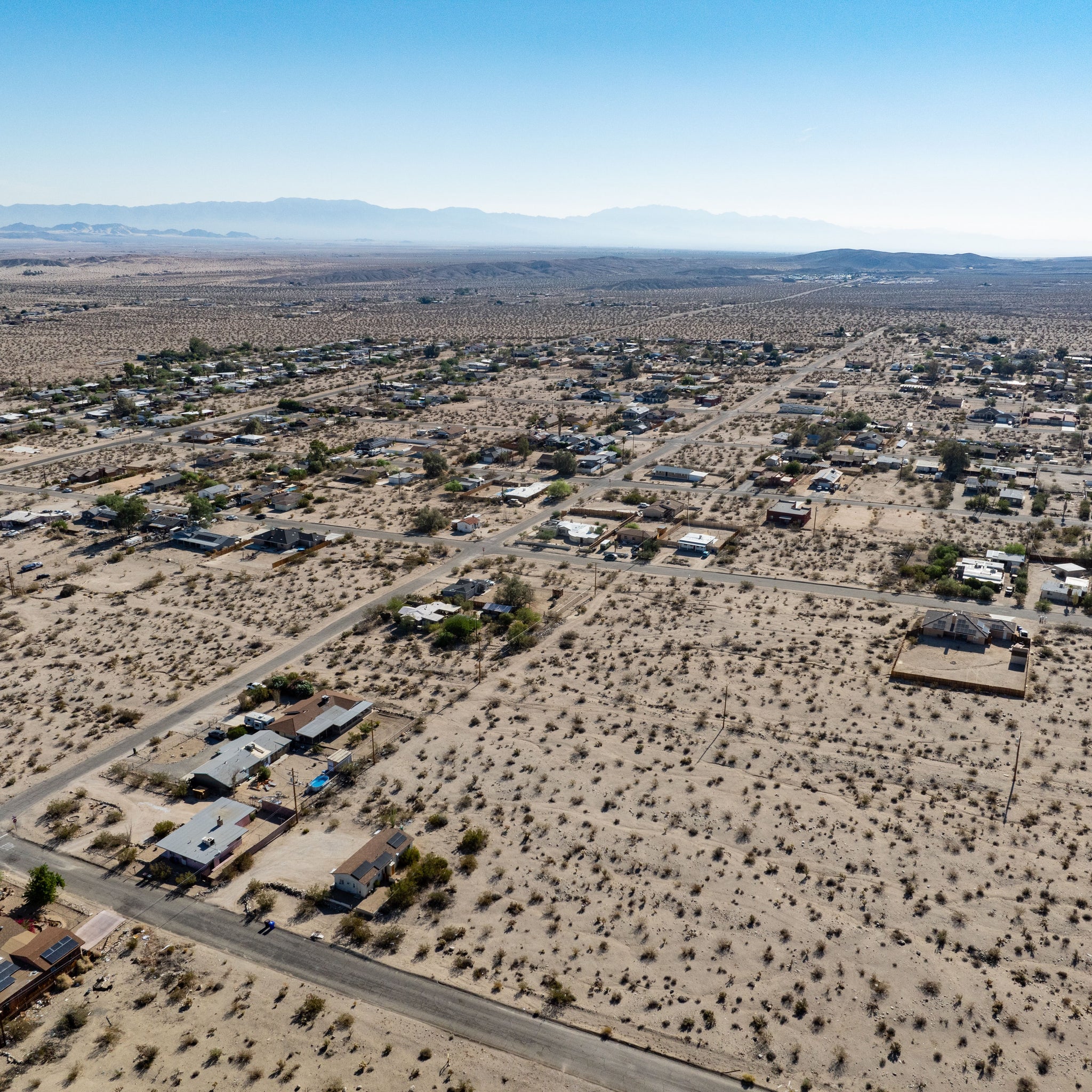 0.69 Acre Twentynine Palms, San Bernardino County, CA (Power, Water, & Paved Road)