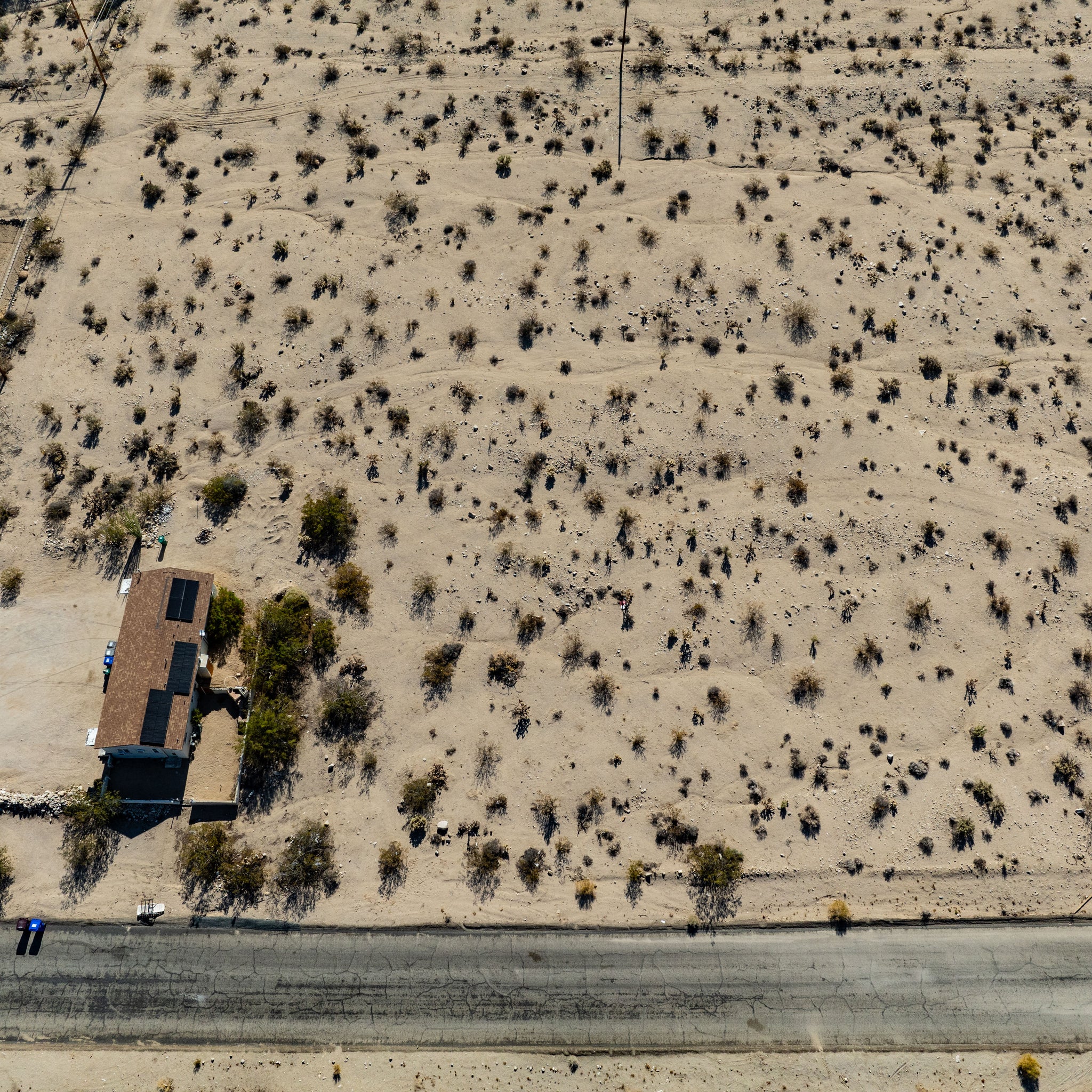 0.69 Acre Twentynine Palms, San Bernardino County, CA (Power, Water, & Paved Road)