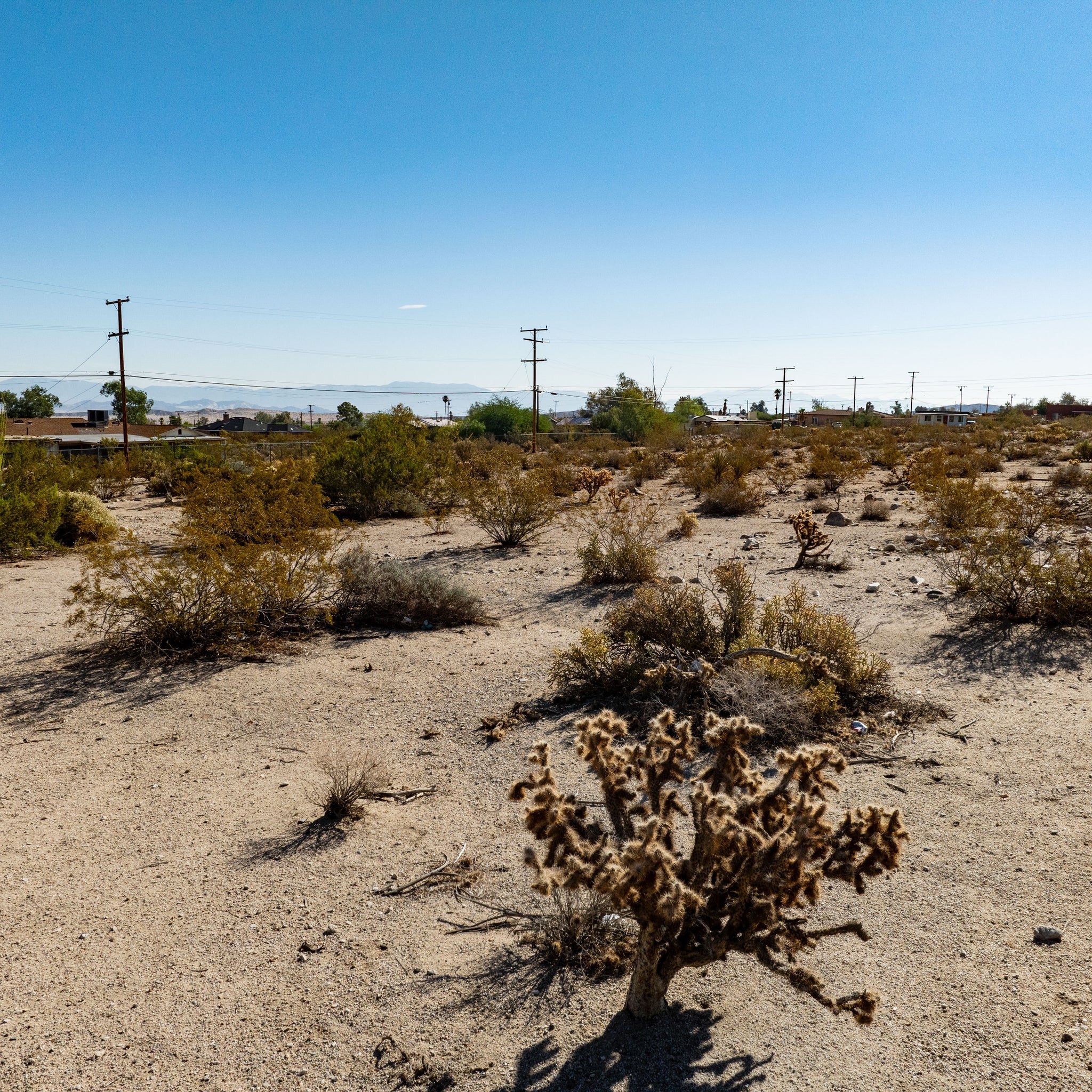 0.69 Acre Twentynine Palms, San Bernardino County, CA (Power, Water, & Paved Road)