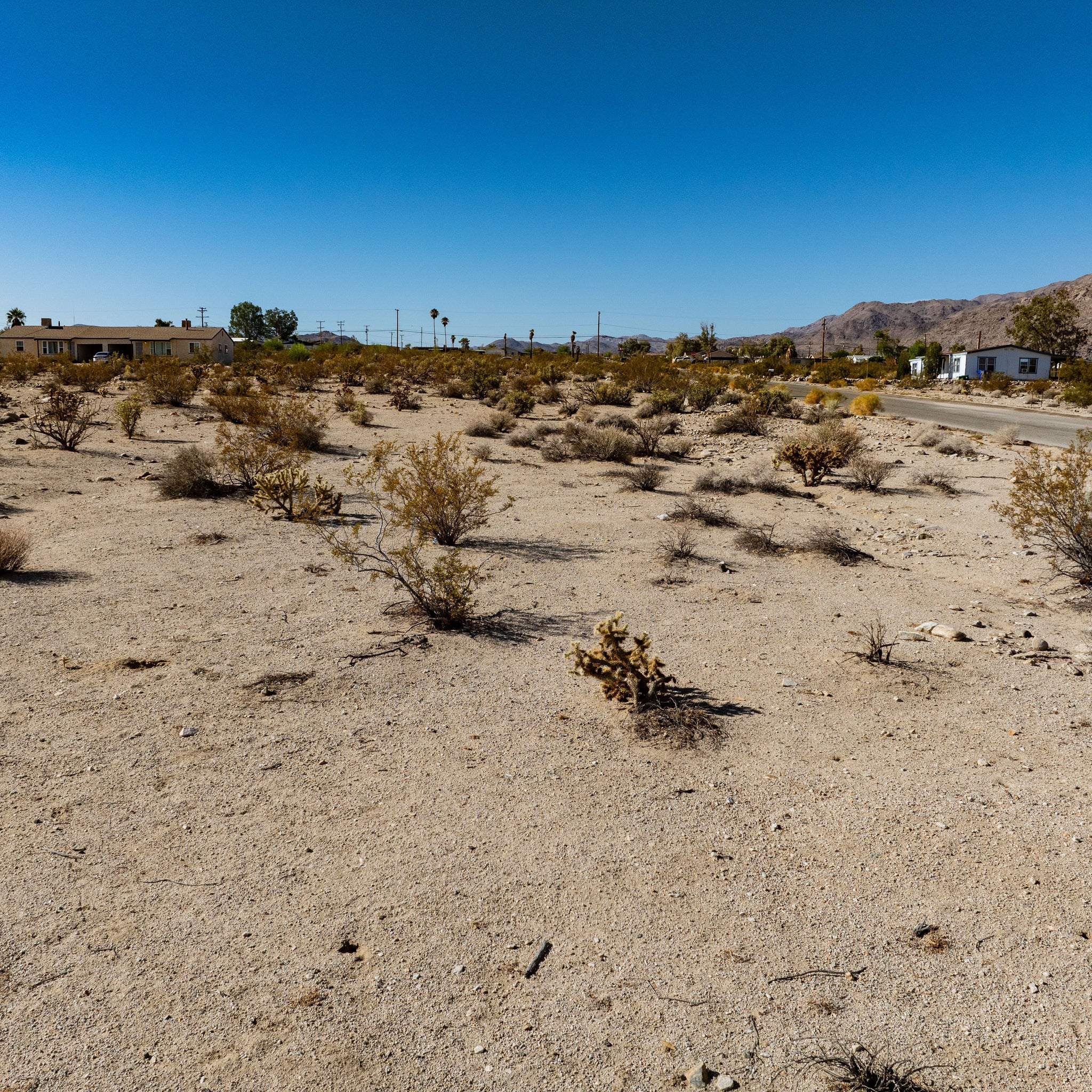 0.69 Acre Twentynine Palms, San Bernardino County, CA (Power, Water, & Paved Road)