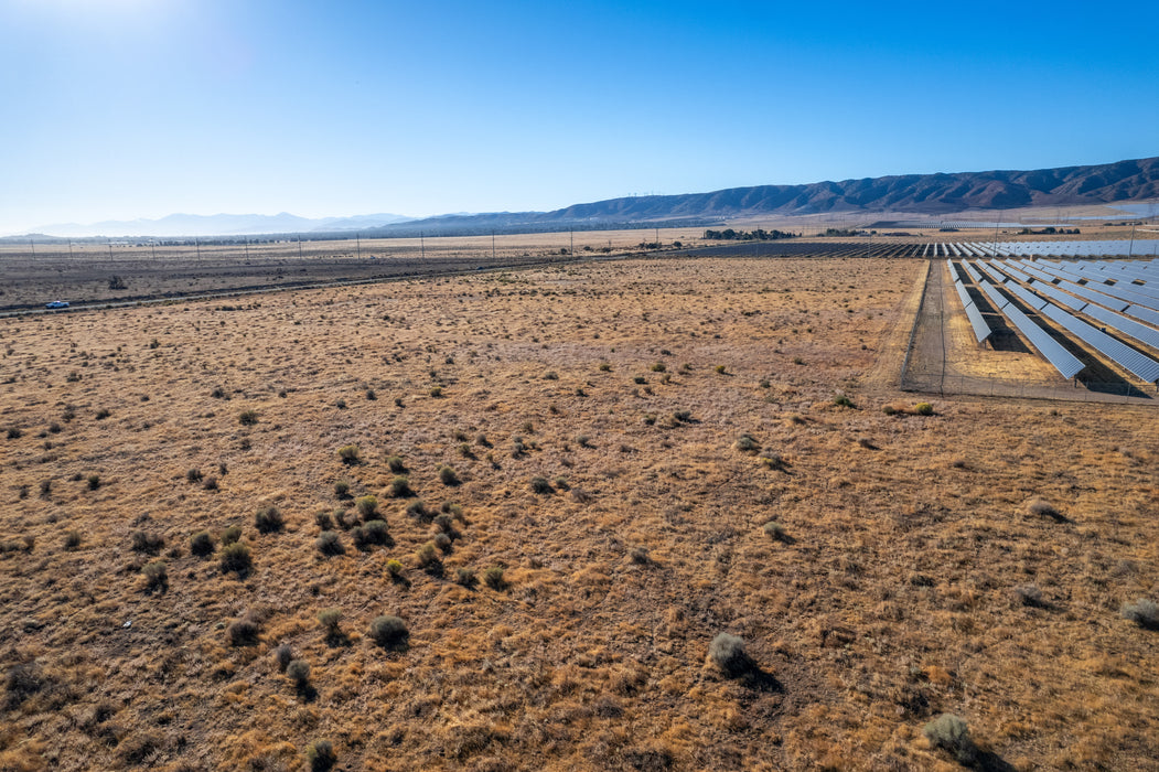 7.75 Acres Lancaster, Los Angeles County, CA (Paved Road)