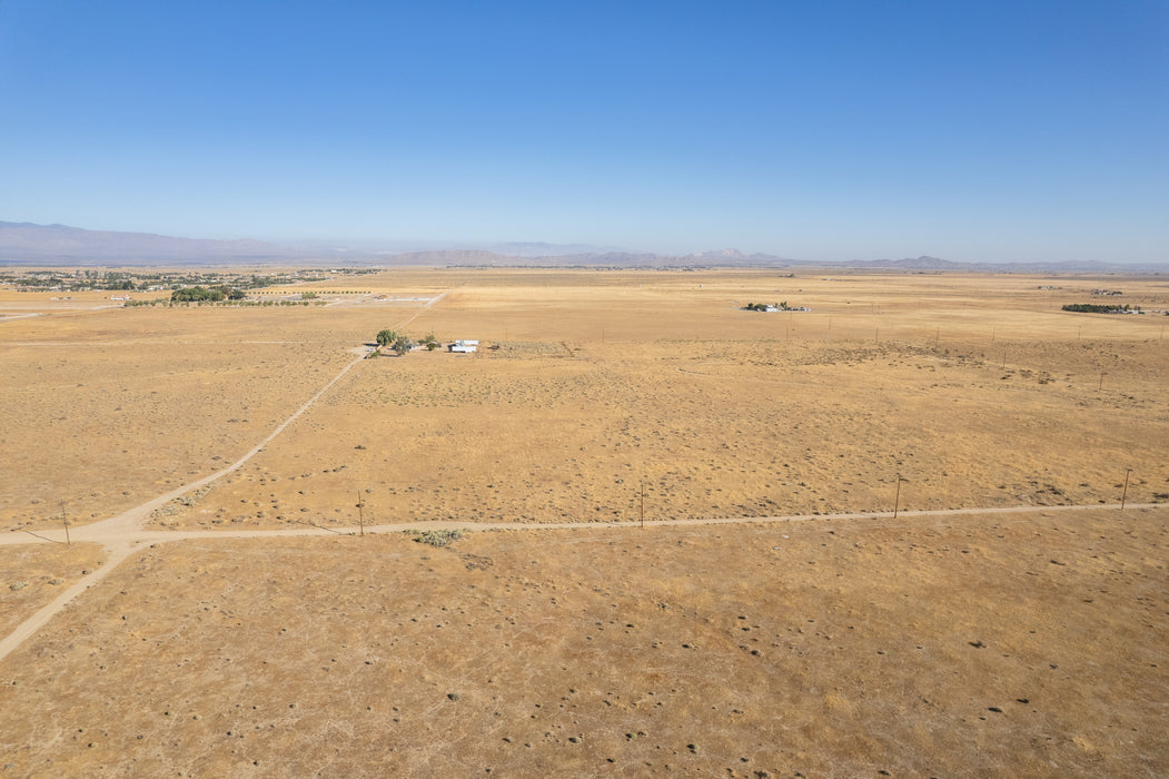 4.62 Acres Lancaster, Los Angeles County, CA (Power)