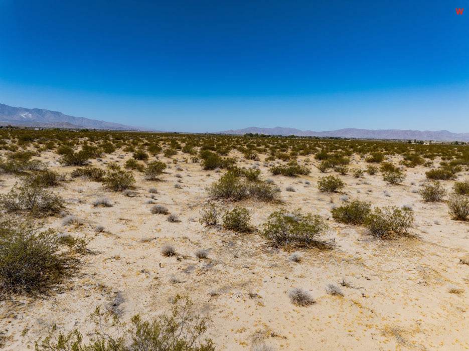 12.56 Acres Lucerne Valley, San Bernardino County, CA (Power & Paved Road)
