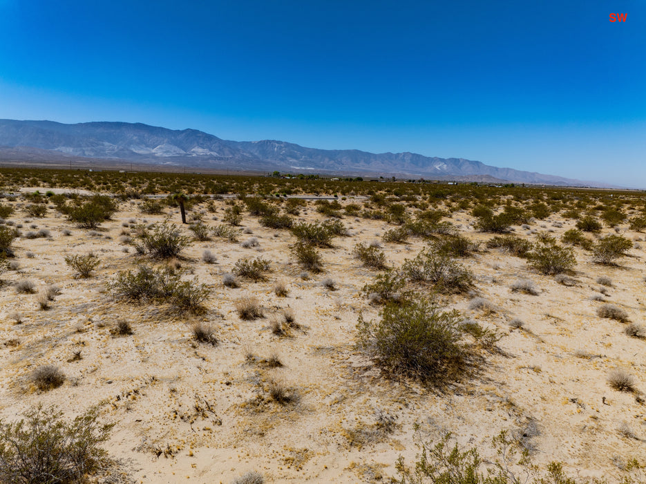 12.56 Acres Lucerne Valley, San Bernardino County, CA (Power & Paved Road)