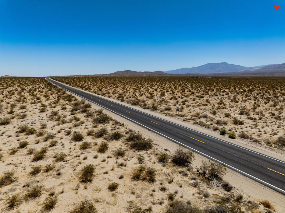12.56 Acres Lucerne Valley, San Bernardino County, CA (Power & Paved Road)