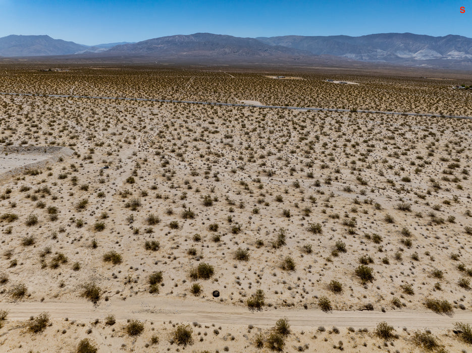 12.56 Acres Lucerne Valley, San Bernardino County, CA (Power & Paved Road)