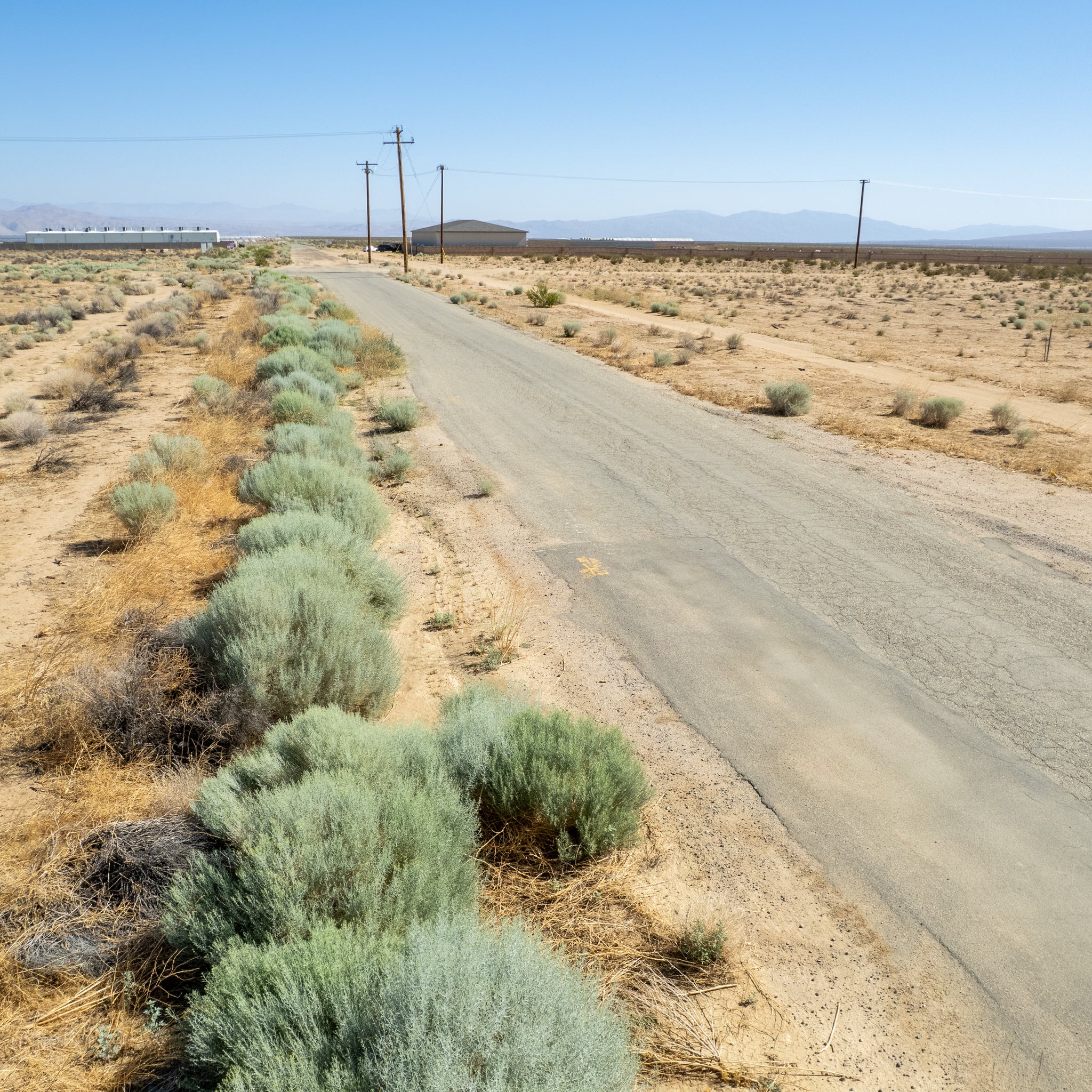 0.66 Acre California City, Kern County, CA (Water & Paved Road)