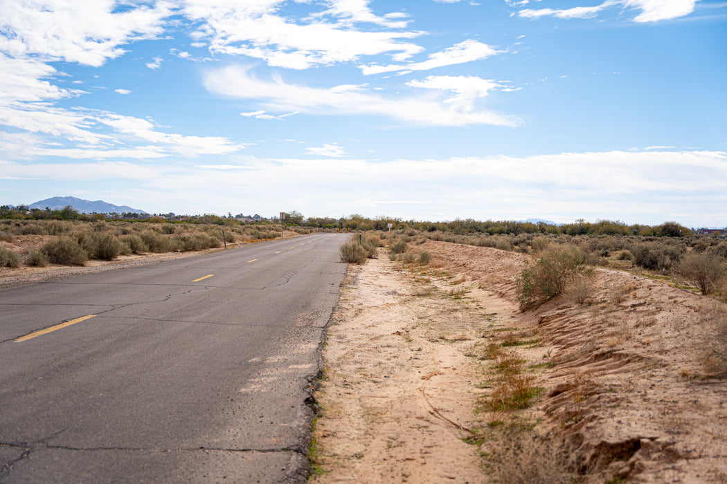 1.15 Acres Casa Grande, Pinal County, AZ (Power, Water, & Paved Road)