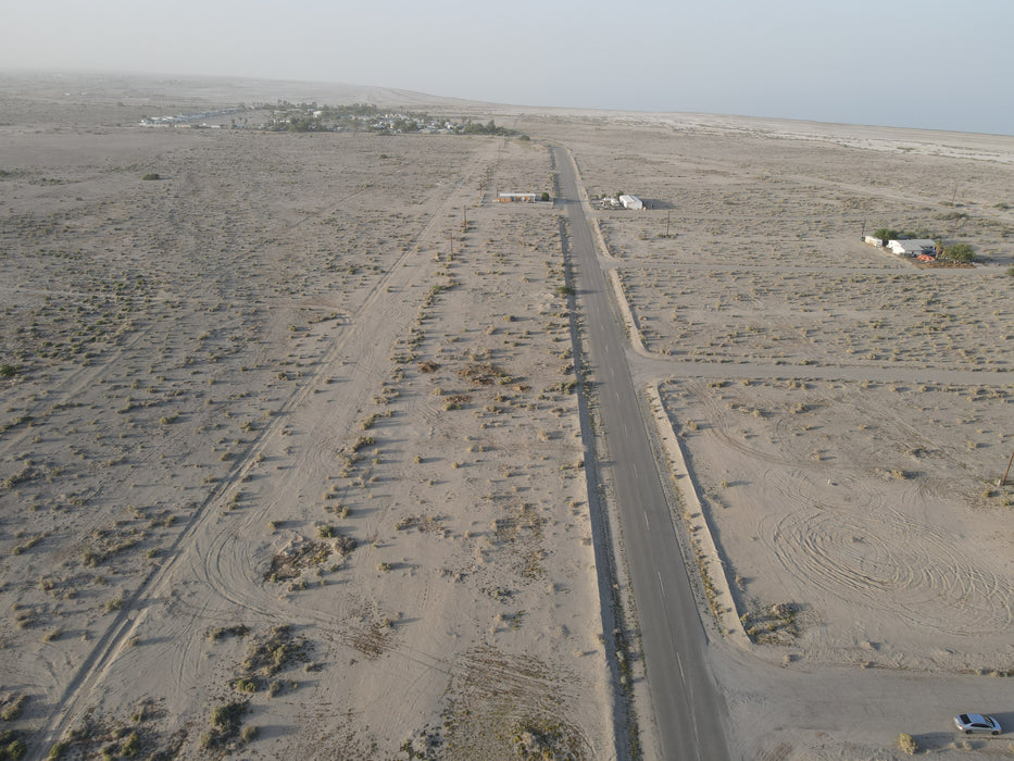 0.23 Acre Salton City, Imperial County, CA (Water & Paved Road)