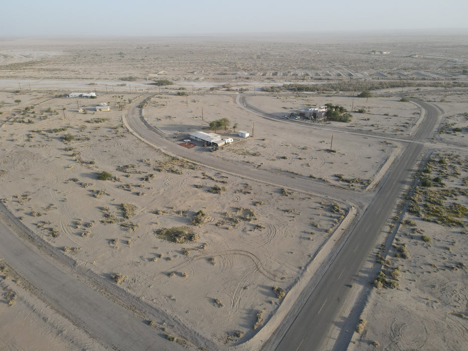 0.23 Acre Salton City, Imperial County, CA (Water & Paved Road)