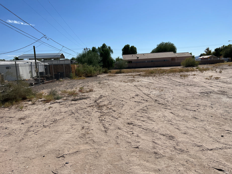 0.13 Acre Bullhead City, Mohave County, AZ (Power, Water, & Paved Road)