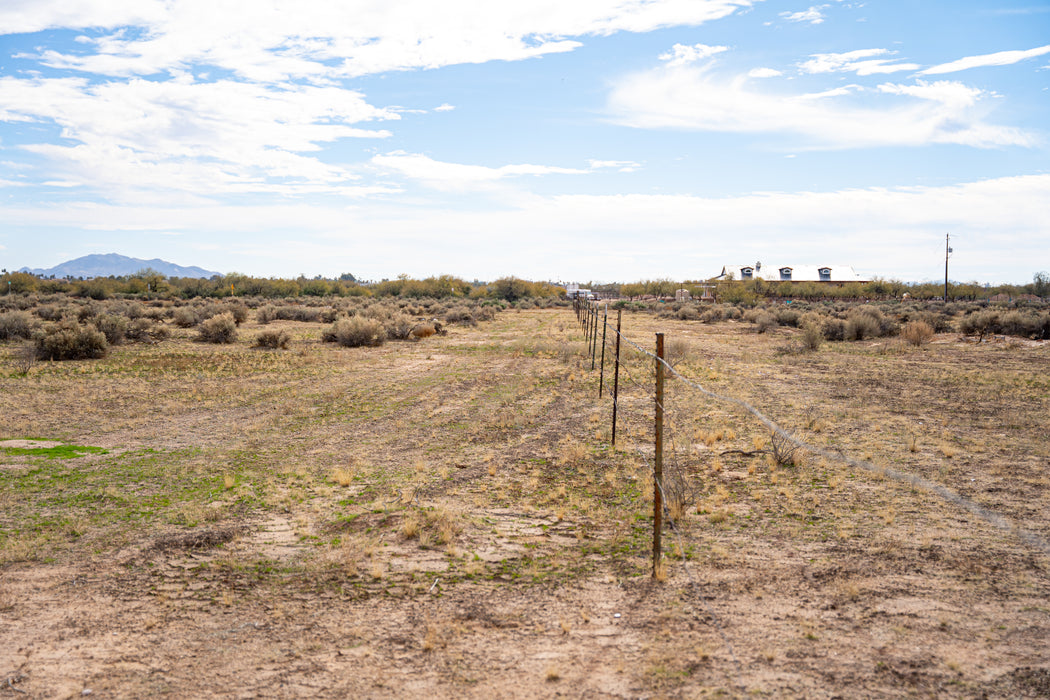 1.15 Acres Casa Grande, Pinal County, AZ (Power, Water, & Paved Road)