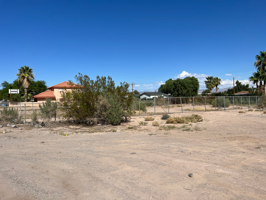 0.13 Acre Bullhead City, Mohave County, AZ (Power, Water, & Paved Road)