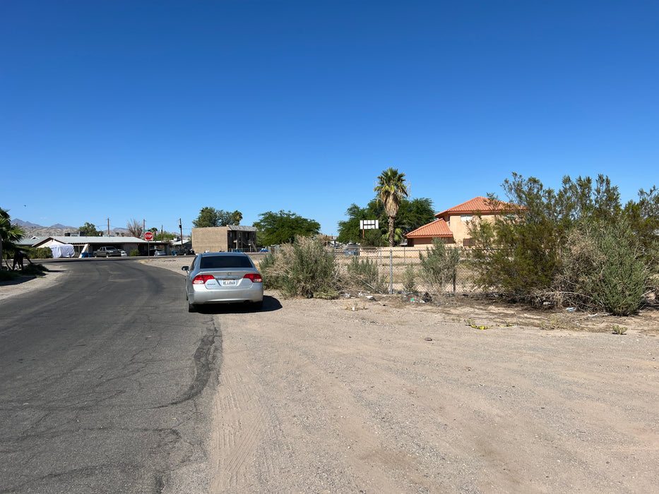 0.13 Acre Bullhead City, Mohave County, AZ (Power, Water, & Paved Road)