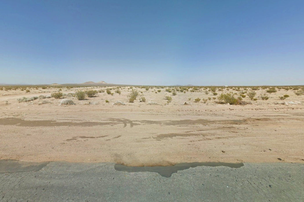 0.49 Acre California City, Kern County, CA (Paved Road)