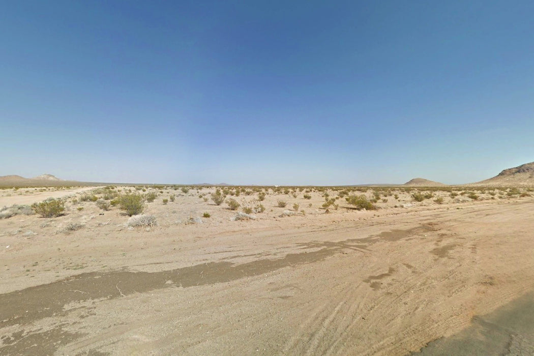 0.49 Acre California City, Kern County, CA (Paved Road)