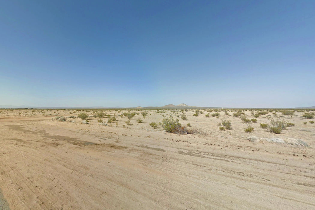 0.49 Acre California City, Kern County, CA (Paved Road)