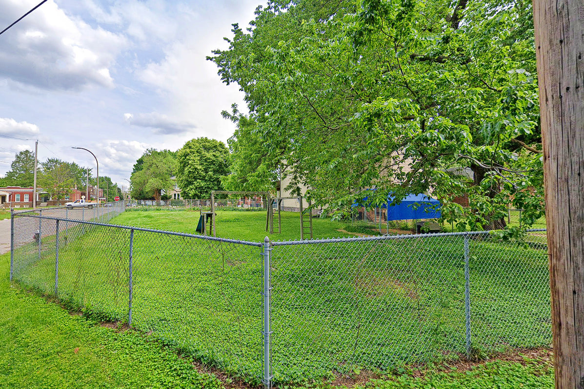 0.23 Acre Saint Louis, Saint Louis City County, MO (Power, Water, & Paved Road)