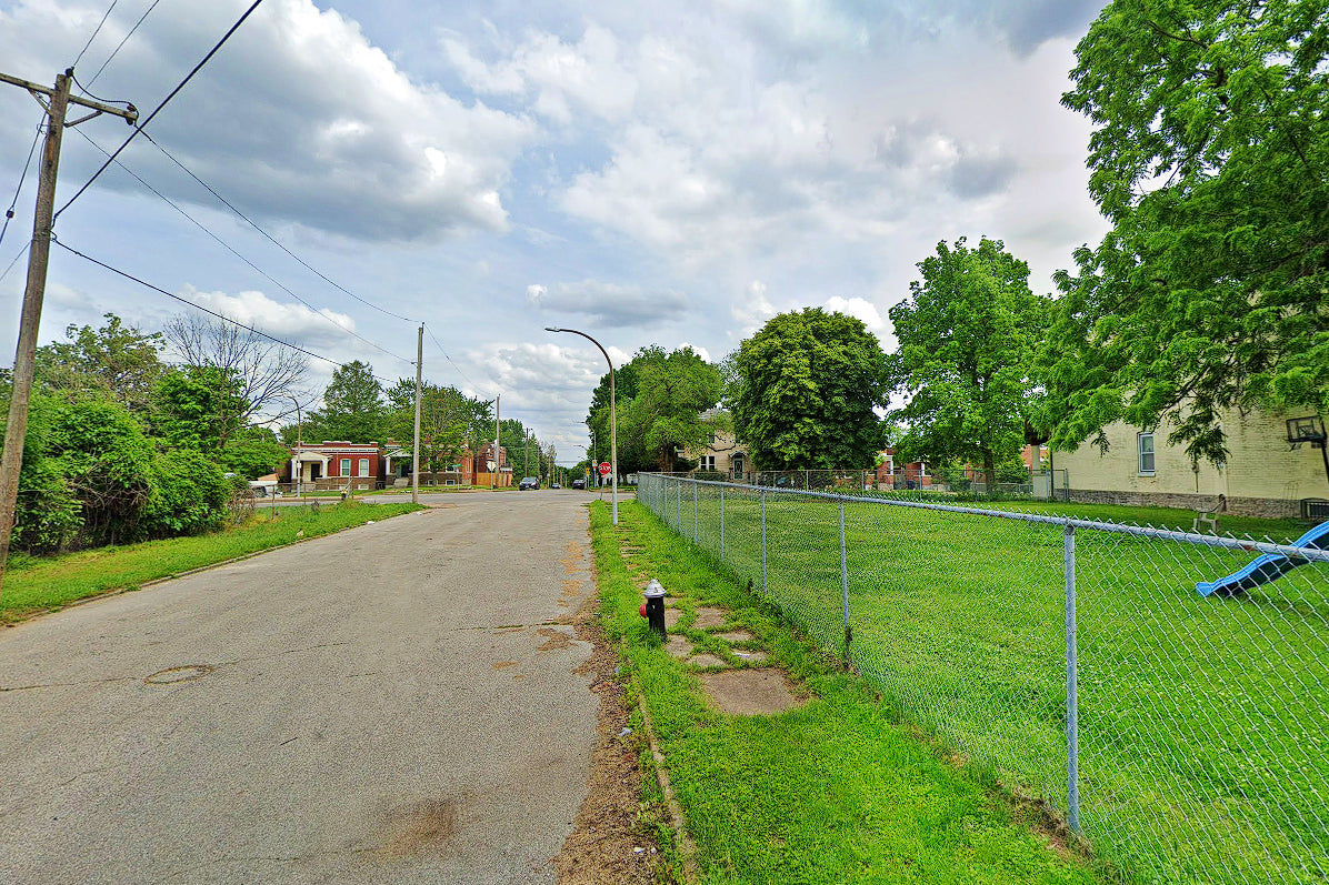 0.23 Acre Saint Louis, Saint Louis City County, MO (Power, Water, & Paved Road)