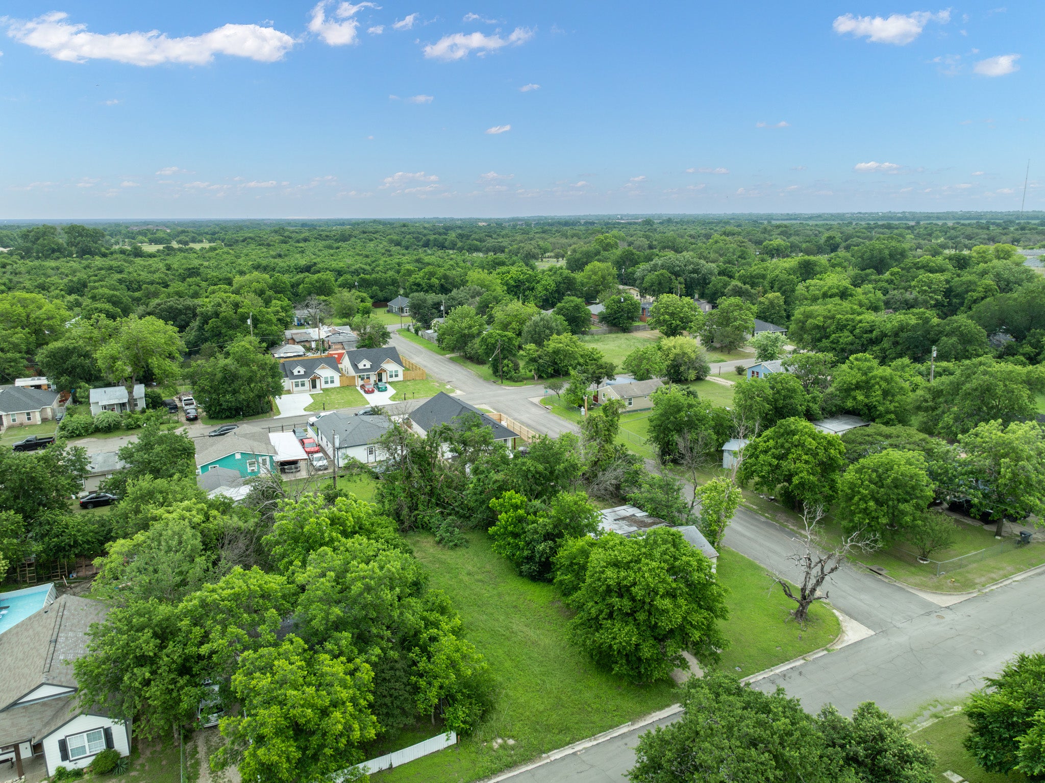 0.14 Acre Waco, McLennan County, TX (Power, Water, & Paved Road)