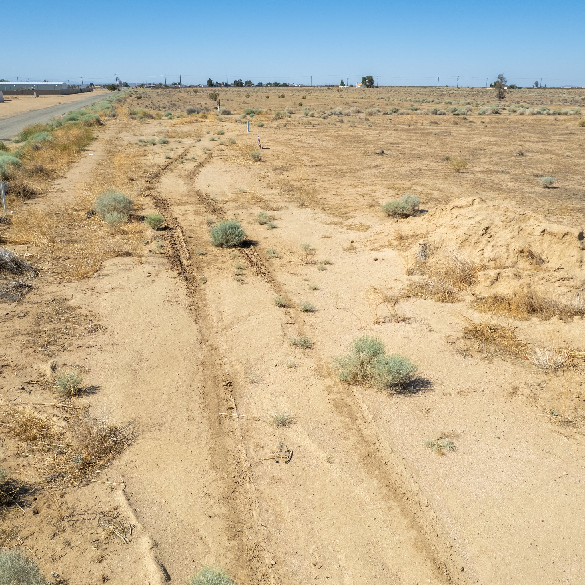 0.66 Acre California City, Kern County, CA (Water & Paved Road)