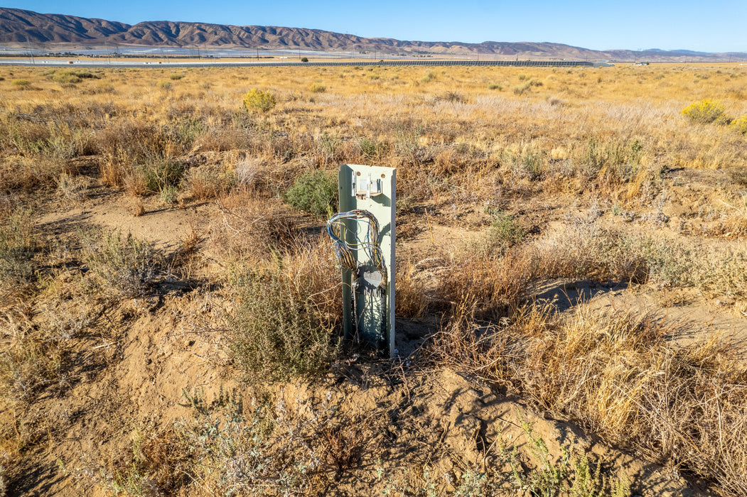 7.75 Acres Lancaster, Los Angeles County, CA (Paved Road)