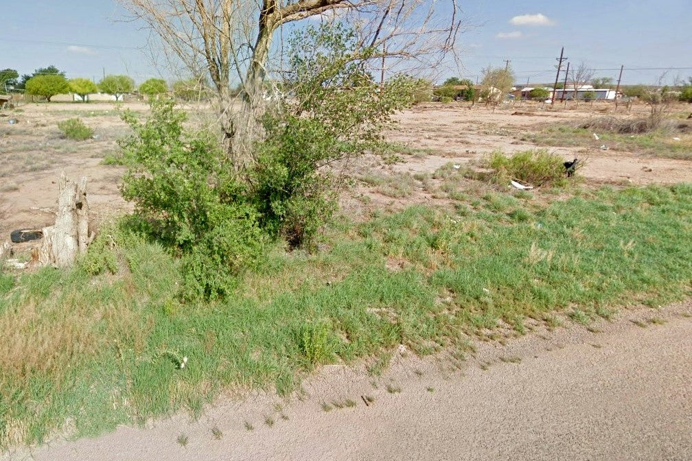 0.20 Acre Roswell, Chaves County, NM (Power, Water, & Paved Road)