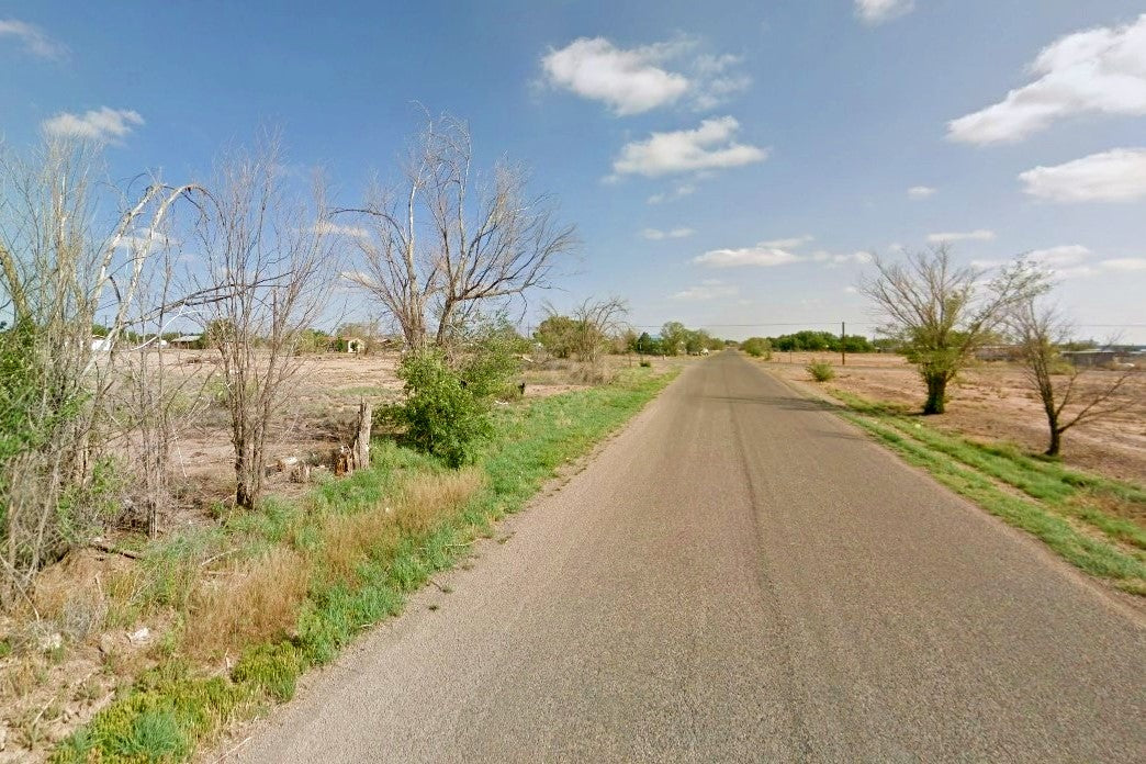 0.20 Acre Roswell, Chaves County, NM (Power, Water, & Paved Road)