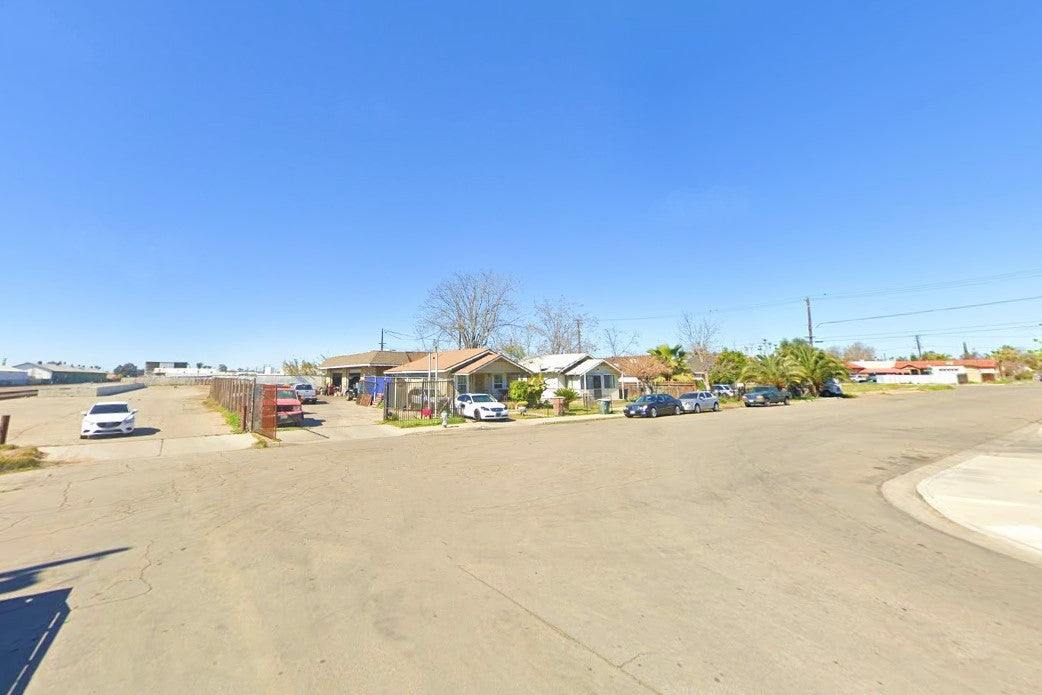 0.12 Acre Bakersfield, Kern County, CA (Commercial Lot, Power, Water, & Paved Road)