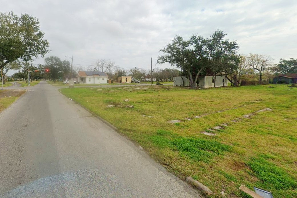 0.16 Acre Port Arthur, Jefferson County, TX (Power, Water, & Paved Road)