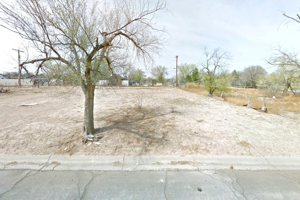 0.20 Acre Roswell, Chaves County, NM (Power, Water, & Paved Road)