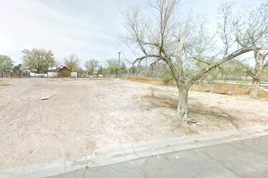 0.20 Acre Roswell, Chaves County, NM (Power, Water, & Paved Road)