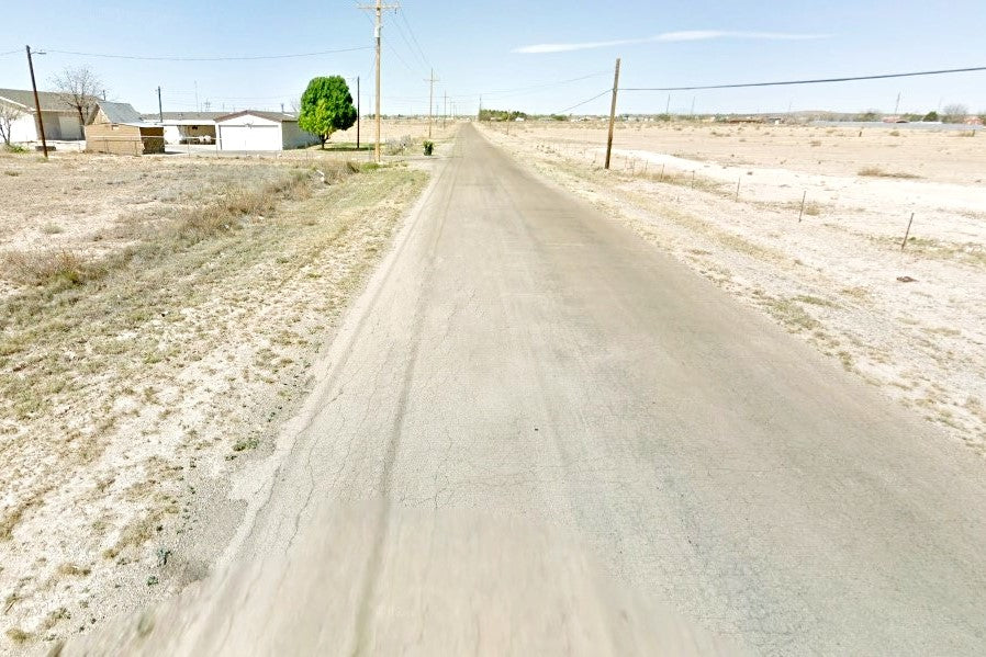 0.31 Acre Roswell, Chaves County, NM (Power, Water, & Paved Road)