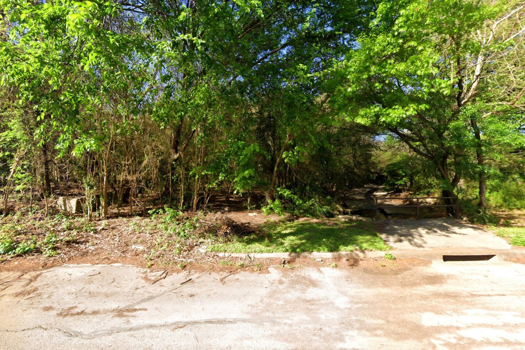 0.34 Acre Waco, McLennan County, TX (Power, Water, & Paved Road)